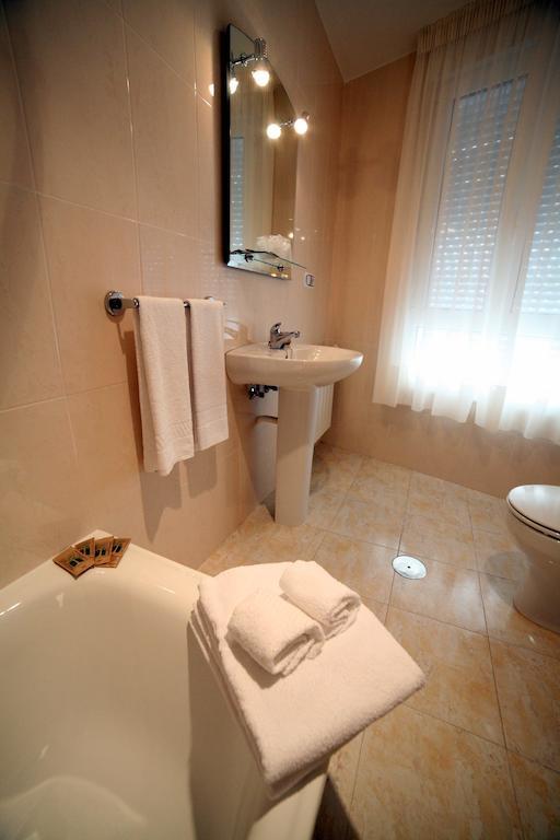 Hotel Rio Ulla Monterroso Екстер'єр фото